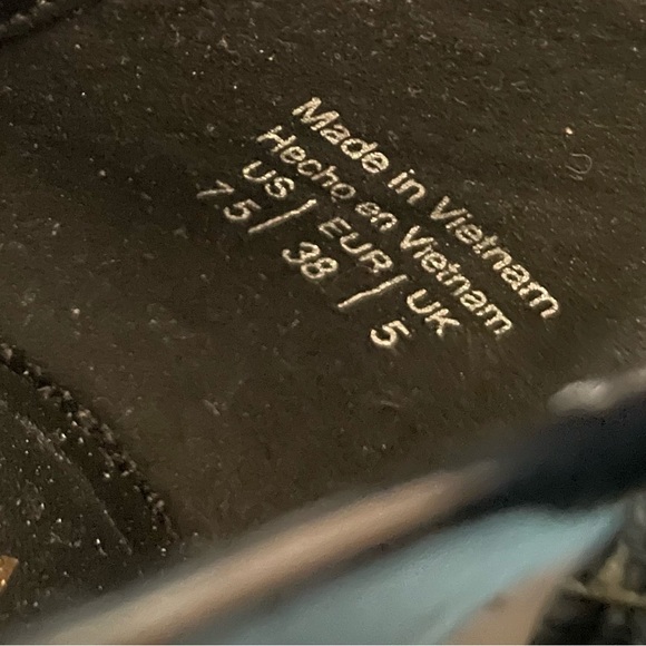 Black Stiletto Heels - Picture 6 of 6